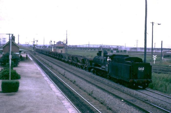 5412 at Hexam with a train of coal hoppers